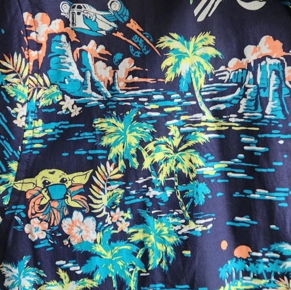 Men's STAR WARS HAWAIIAN SHIRT SIZE XL WITH BABY YODA PRINT - Picture 3 of 5